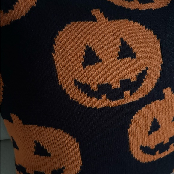 2 knit pumpkin throw pillows - Picture 2 of 8